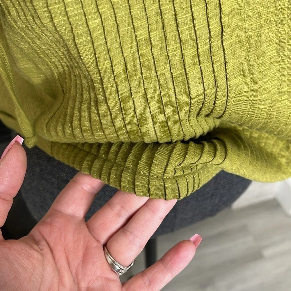 PrAna Ocupas Popover Top Size XS Green - Picture 5 of 6